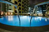 Swimming Pool Sterlings Mac Hotel