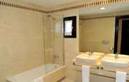 In-room Bathroom 4 Hotel Don Felipe