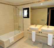 Toilet Kamar 4 Hotel Don Felipe