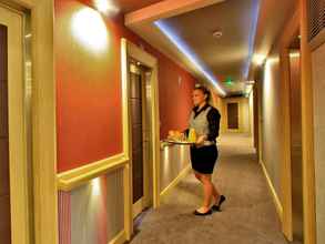 Lobi 4 Plaza Madeleine Hotel & Spa