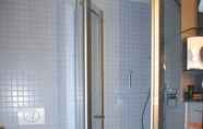 In-room Bathroom 5 Hezelhof's Radl-Hotel