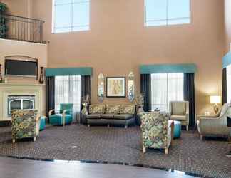Lobby 2 Comfort Suites Topeka Northwest