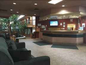 Lobby 4 Super 8 by Wyndham Prince George