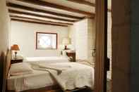 Bedroom La Porte Rouge - The Red Door Inn Chambres d'Hotes