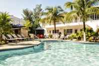 Swimming Pool Tradewinds Apartment Hotel, a South Beach Group Hotel