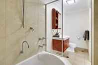 ห้องน้ำภายในห้อง The Esplanade Hotel Port Hedland