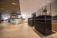 Bar, Cafe and Lounge Courtyard by Marriott Paris Arcueil