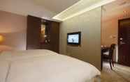 Kamar Tidur 3 The Metro Hotel