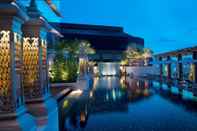 Kolam Renang The St Regis Bangkok