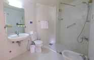 In-room Bathroom 2 Hotel Wakim - Self Catering