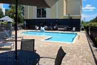 Swimming Pool Fairfield Inn & Suites by Marriott Charleston Airport/Conven