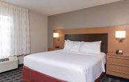 Bedroom 3 TownePlace Suites Fort Wayne North