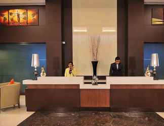 Lobi 2 Country Inn & Suites by Radisson, Gurugram Sector 12