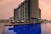 Kolam Renang Radisson Blu Hotel New Delhi Paschim Vihar