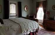 Kamar Tidur 5 The Fox and the Grapes Bed & Breakfast