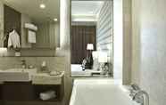 In-room Bathroom 5 Radisson Blu Hotel Rudrapur