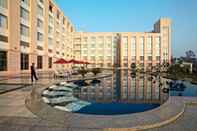 Swimming Pool Radisson Blu Hotel Rudrapur