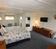 Bedroom 4 Ocean Street Inn on Hyannis Harbor