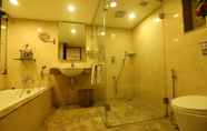 In-room Bathroom 4 Quality Inn Bez Krishnaa
