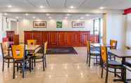 Restoran 5 Quality Inn Dyersburg I-155