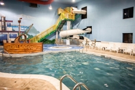 Swimming Pool Sleep Inn & Suites Indoor Waterpark