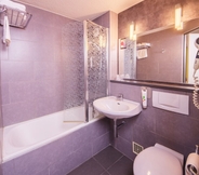 In-room Bathroom 6 ibis Styles Brive La Gaillarde