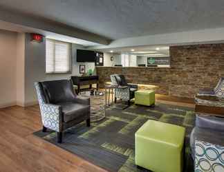 Lobi 2 EverSpring Inn & Suites – Bismarck