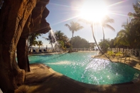 Swimming Pool Coconut Cove Resort and Marina