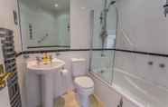 In-room Bathroom 4 Embleton Spa Hotel