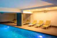 Swimming Pool Hotel Aazaert by WP Hotels