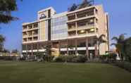 Bangunan 2 Days Hotel by Wyndham Neemrana Jaipur Highway