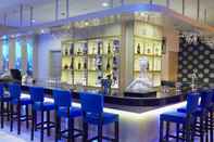 Bar, Kafe, dan Lounge Days Hotel by Wyndham Neemrana Jaipur Highway