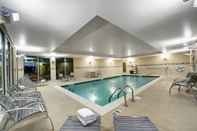 Kolam Renang TownePlace Suites Providence North Kingstown