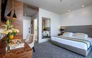 Bedroom 3 Hotel Royal Ariston