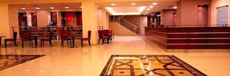 Lobi Al Ain Palace Hotel