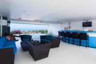 Bar, Kafe, dan Lounge Sunset Plaza