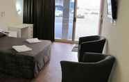 Kamar Tidur 6 Slipway Hotel Motel