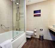 In-room Bathroom 7 Hilton Garden Inn Sanliurfa