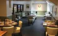 Restoran 2 Crossways Inn