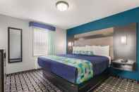Bedroom Knights Inn & Suites Salem, IN