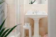 In-room Bathroom Domus Via Veneto