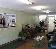 Lobby 2 Greenes Motel Boone