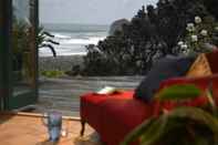 Ruang untuk Umum Bethells Beach Cottages