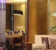 Restoran 7 Ramada by Wyndham Navi Mumbai