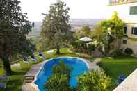 Swimming Pool Hotel Villa Clodia