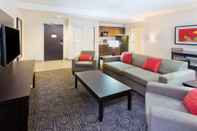 Common Space Holiday Inn Hotel & Suites Red Deer South, an IHG Hotel