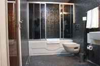 Phòng tắm bên trong Ankara Amar Hotel