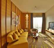Common Space 4 Crowne Plaza Zhongshan Wing on City, an IHG Hotel