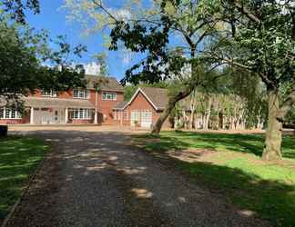 Exterior 2 Aldercarr Hall