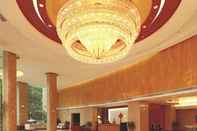 Lobby Yuexiu Hotel Guangzhou, Curio Collection by Hilton